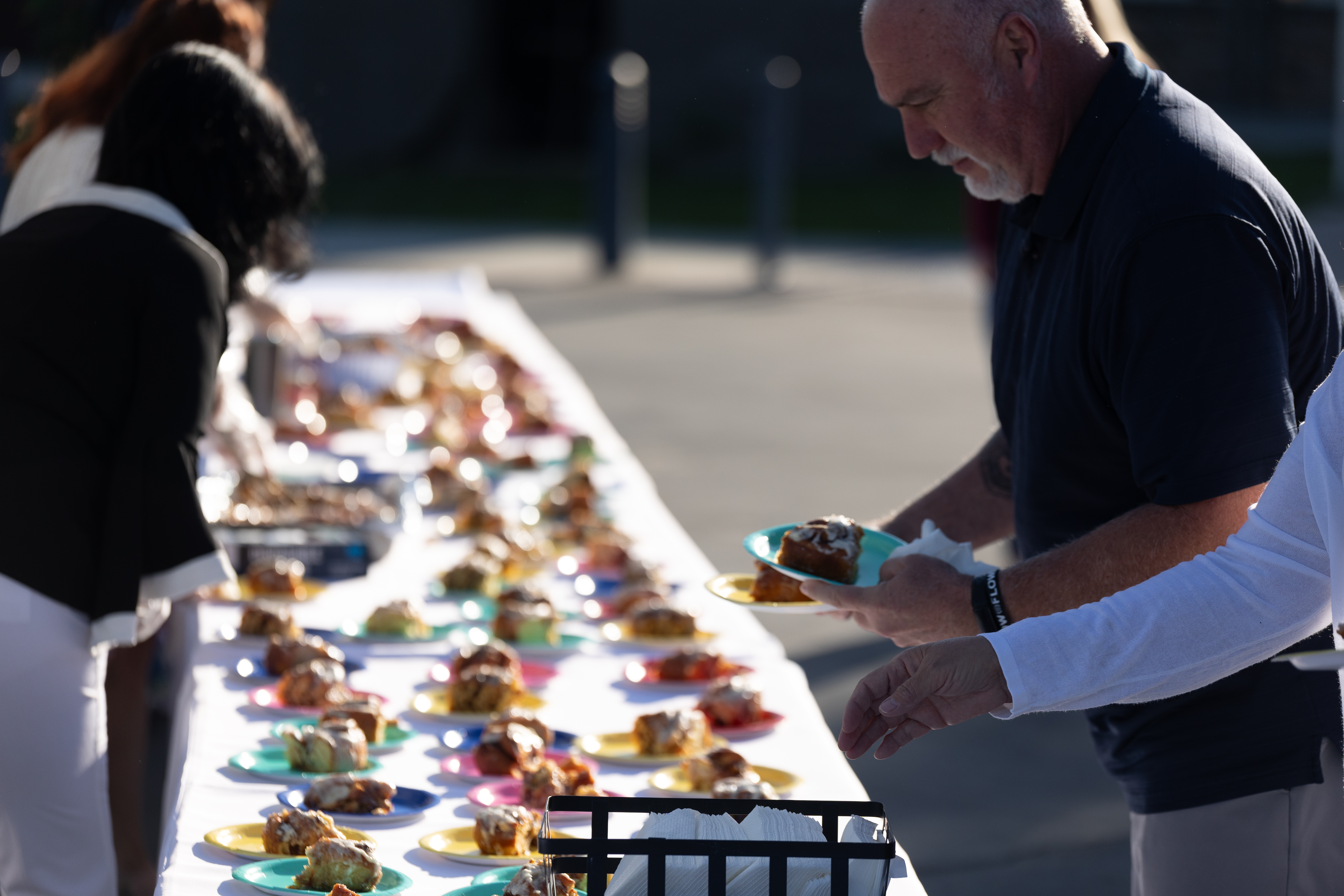 8am Cinnamon Rolls Service